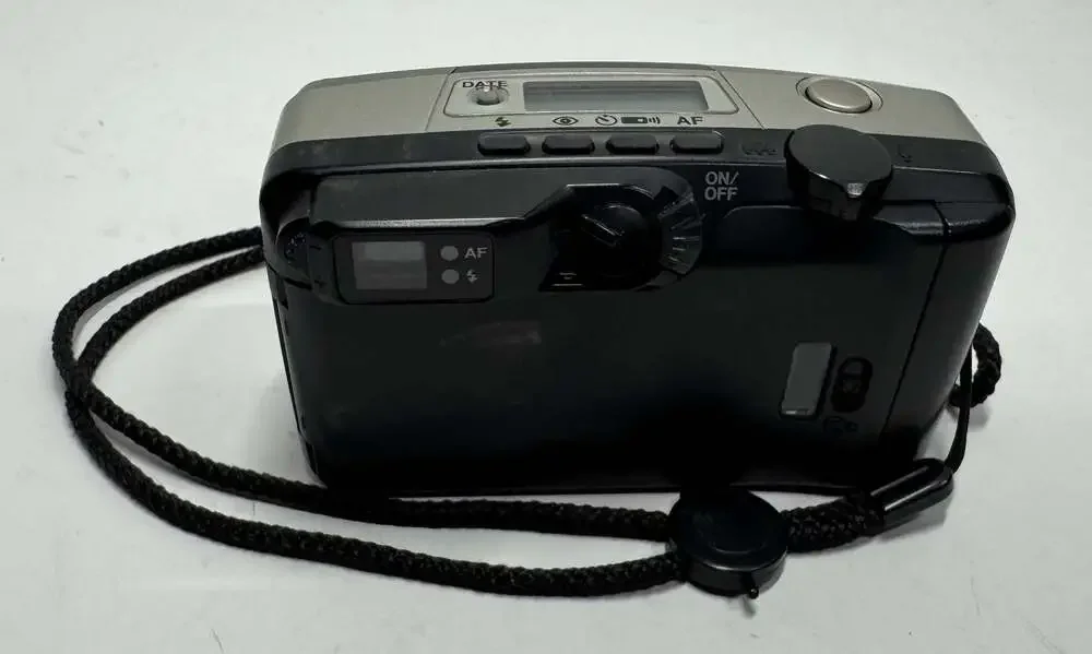 Pentax IQZoom 140M 35mm Camera with SMC Pentax Zoom Lens Read Details